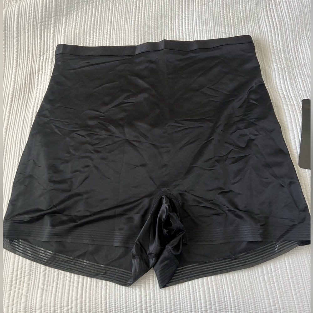 SKIMS- SIMPLY BARE HIGH-WAISTED SHORTIE | ONYX - ONYX / 4X